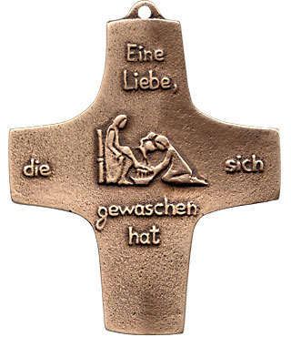 Bronzekreuz, 186, Eine Liebe, die sich gewaschen hat, h=9,5cm